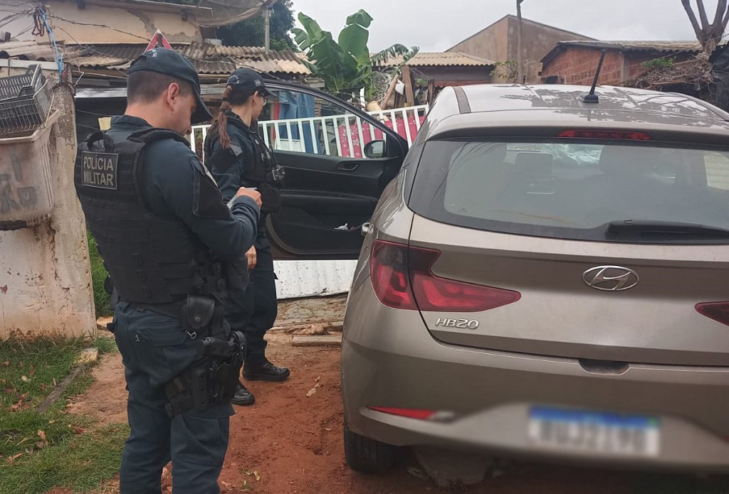 Policiais militares no local registrando a ocorrência - Foto: Jornal da Nova